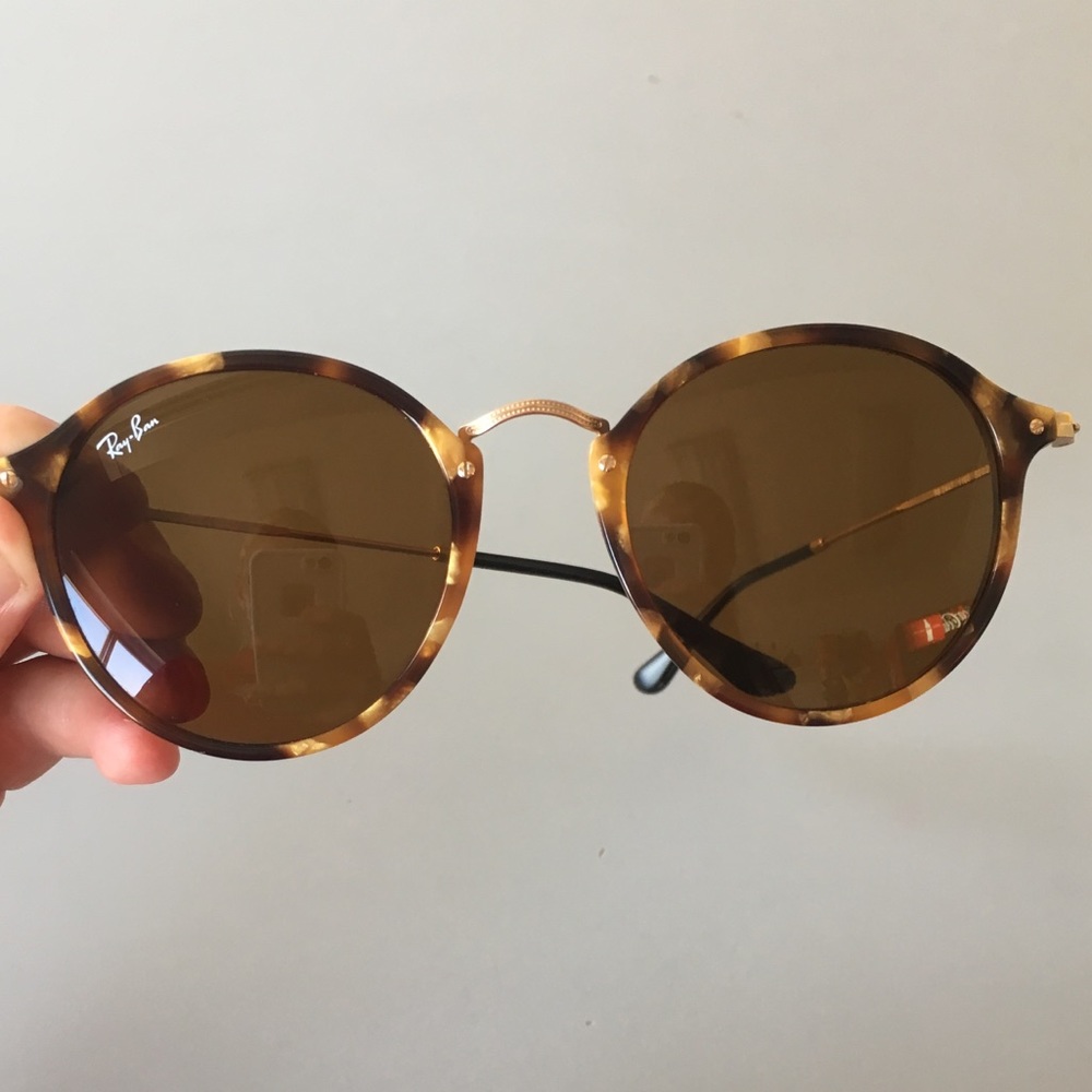 Ray-Ban Round Fleck